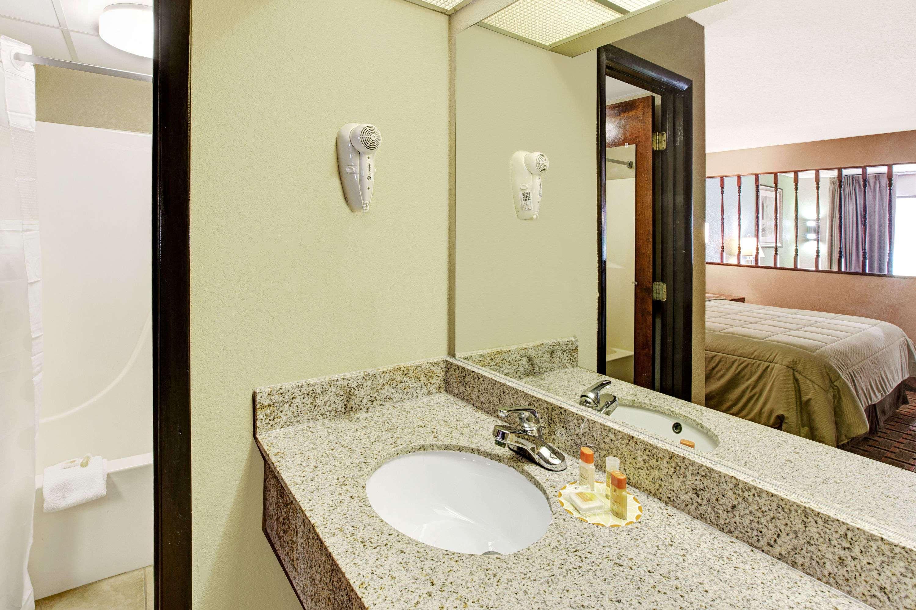 Days Inn Conover/Hickory Exteriör bild