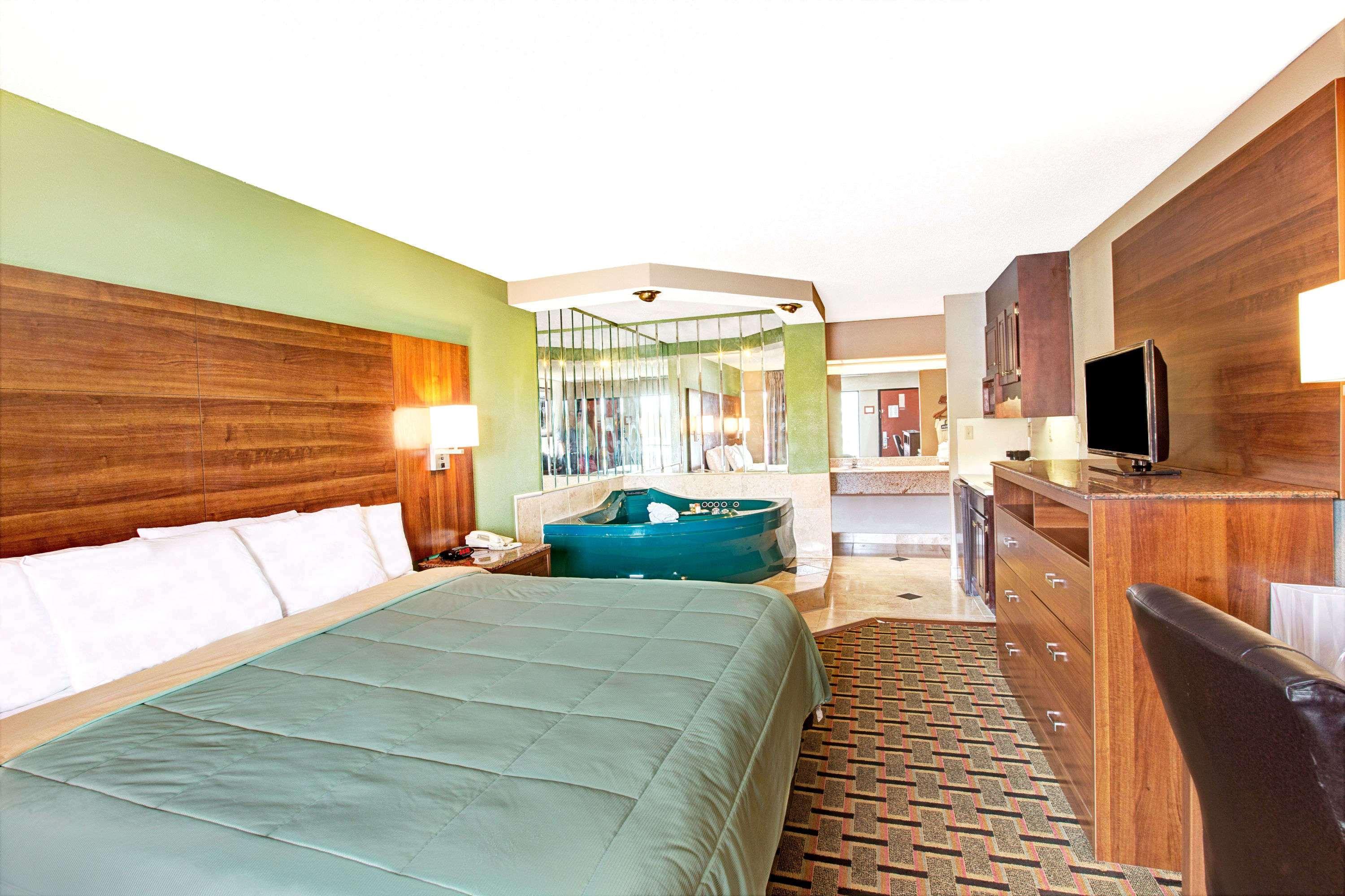 Days Inn Conover/Hickory Exteriör bild