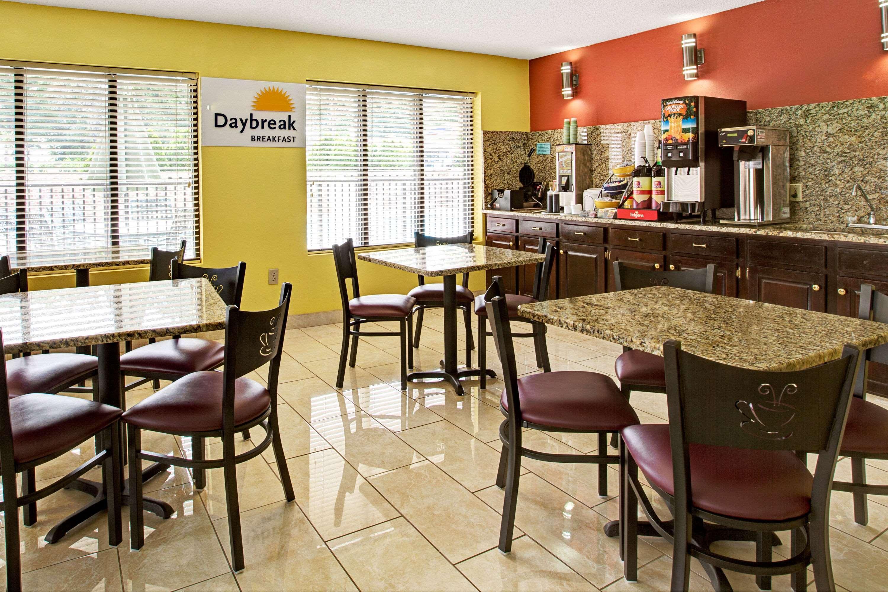 Days Inn Conover/Hickory Exteriör bild