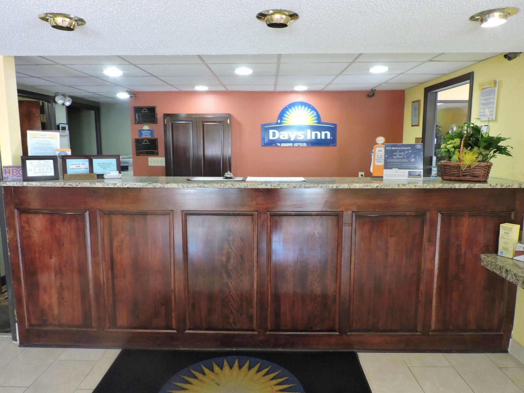 Days Inn Conover/Hickory Exteriör bild