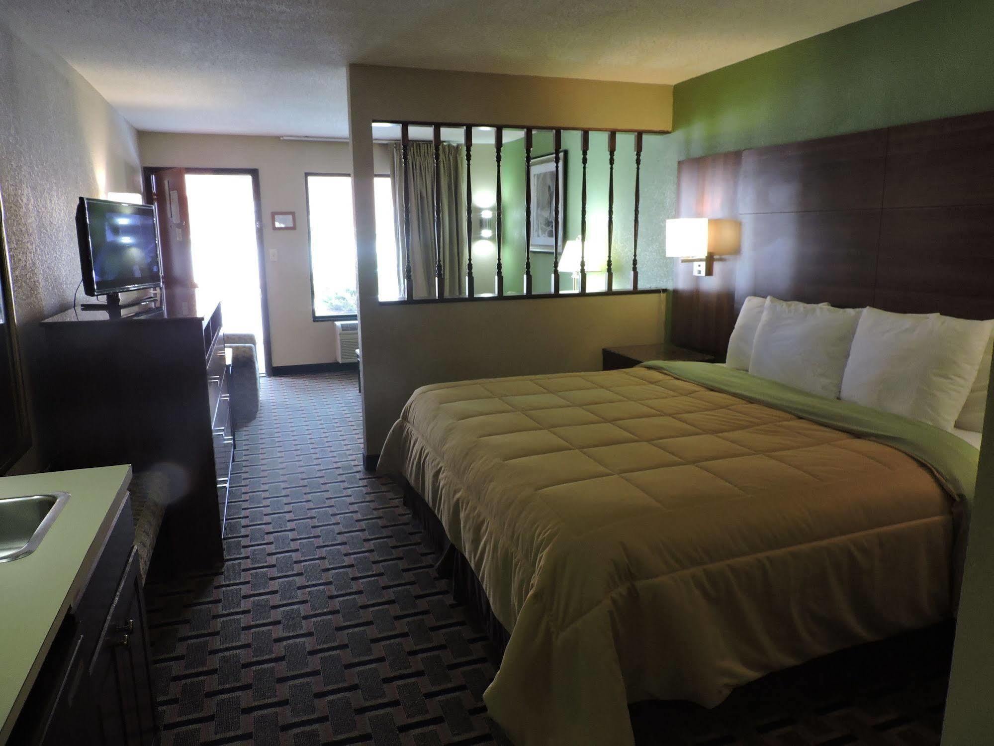 Days Inn Conover/Hickory Exteriör bild