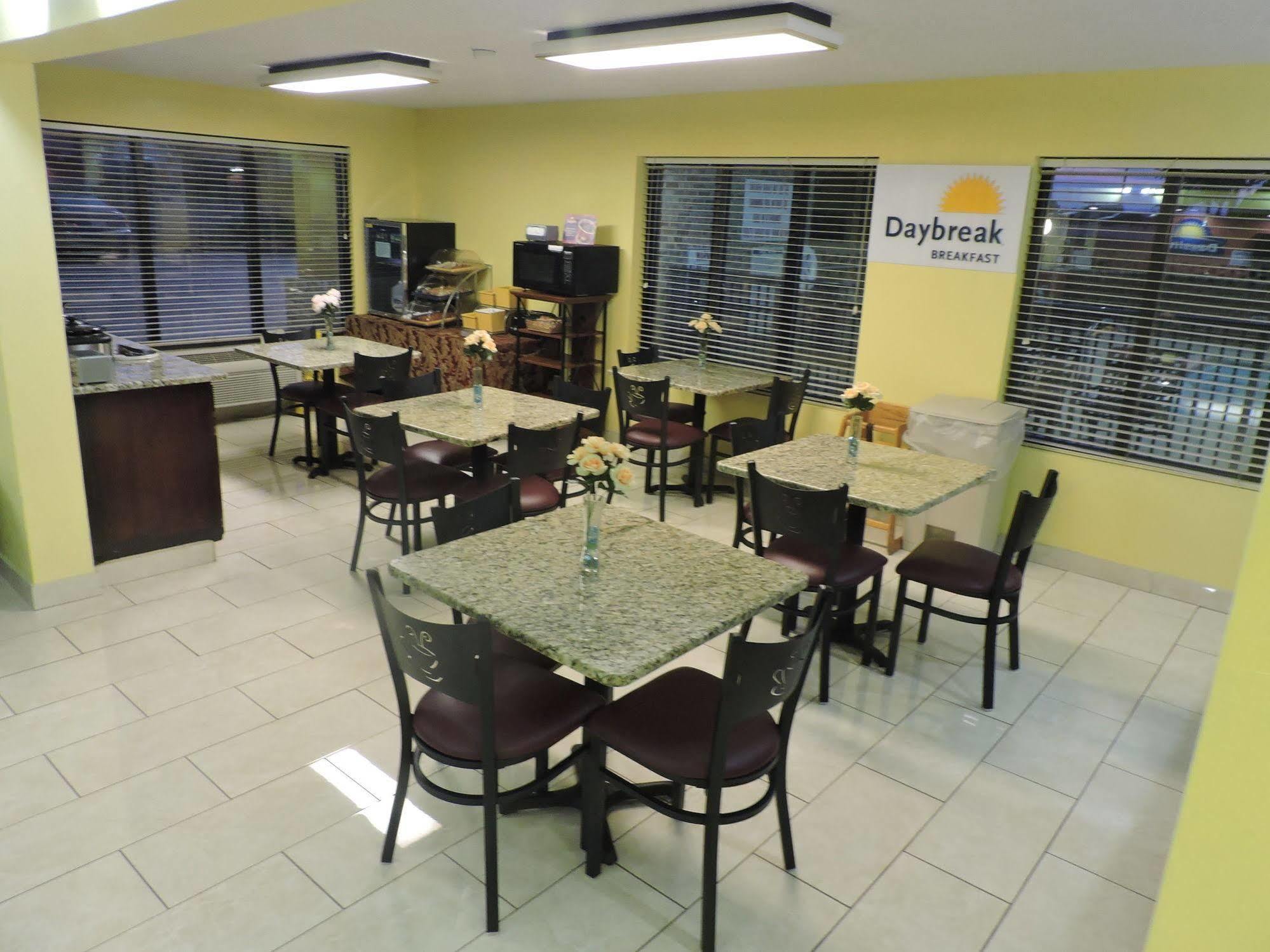 Days Inn Conover/Hickory Exteriör bild